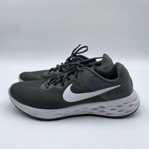 Nike Men’s 8.5 Grey Revolution 6 Running Sneakers